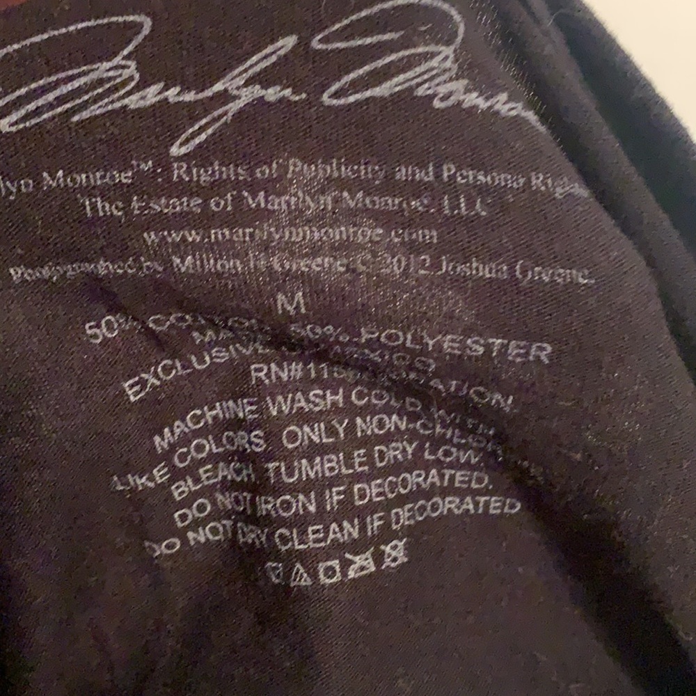 Size medium Marilyn Monroe Shirt - Picture 4 of 4